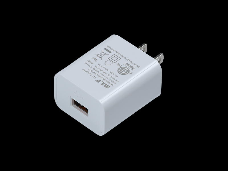 B28 QC18W 中規單USB 充電器 